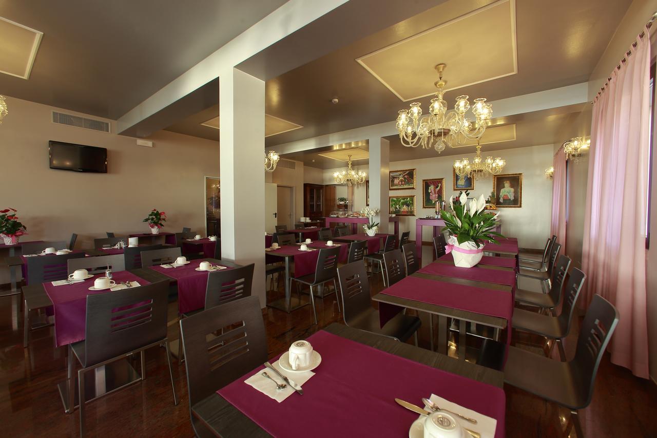 Hotel San Marco Peschiera del Garda Dış mekan fotoğraf